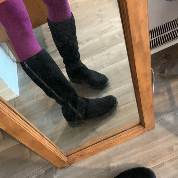 Black La Canadienne waterproof suede knee high boots size 9. - Picture 5 of 15